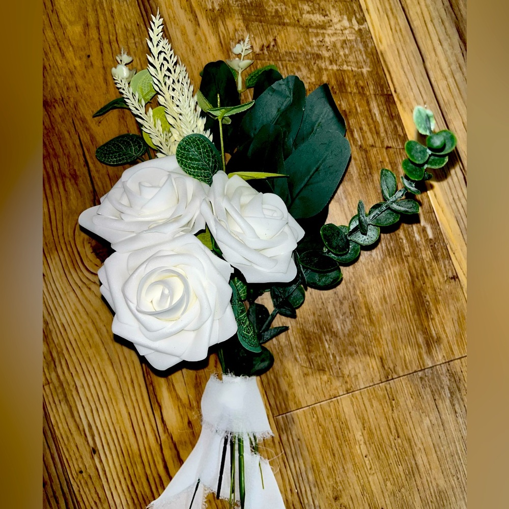 Elegant White Rose Bouquets- 10 count